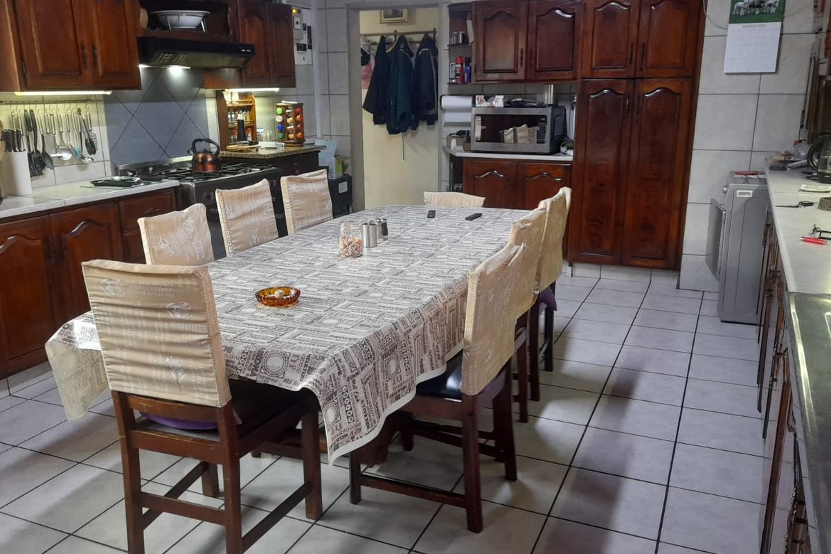 Spacious, versatile, and appealing Family home vs. Student accomodation - Photo 5