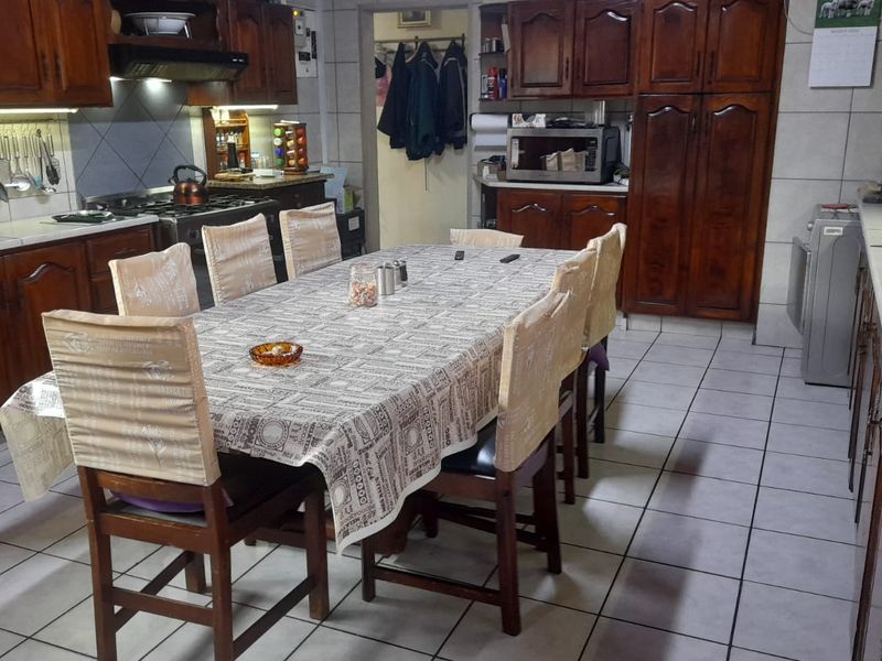 Spacious, versatile, and appealing Family home vs. Student accomodation - Photo 5