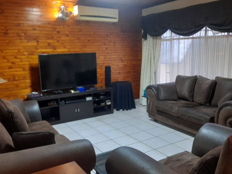 Spacious, versatile, and appealing Family home vs. Student accomodation - Photo 4