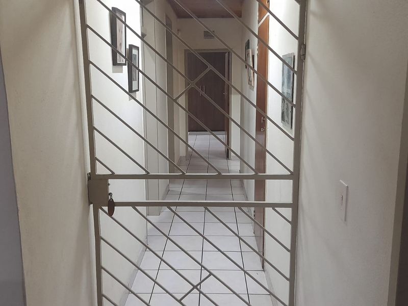 Spacious, versatile, and appealing Family home vs. Student accomodation - Photo 10