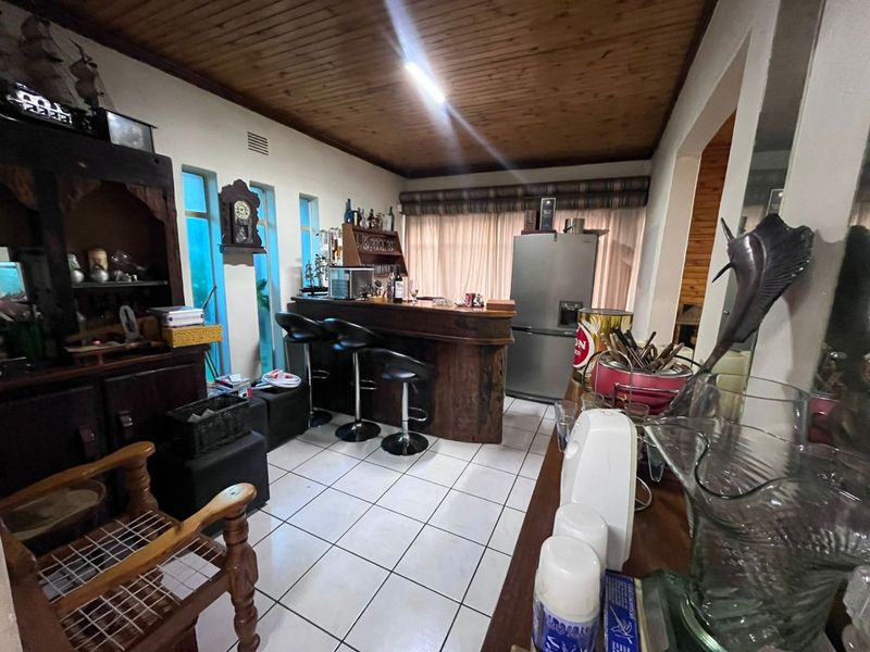 Spacious, versatile, and appealing Family home vs. Student accomodation - Photo 3