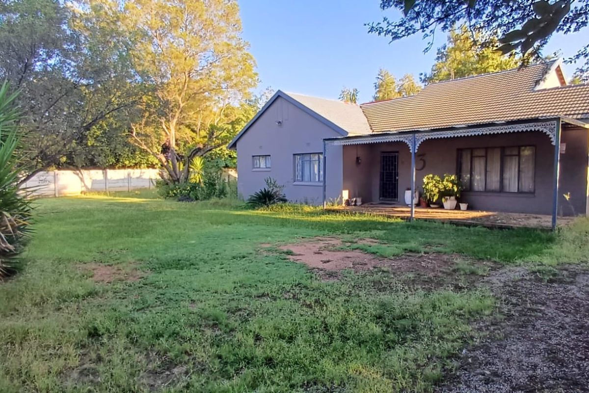 3 Bedroom Home with Huge Potential in Wilkoppies - Photo 3