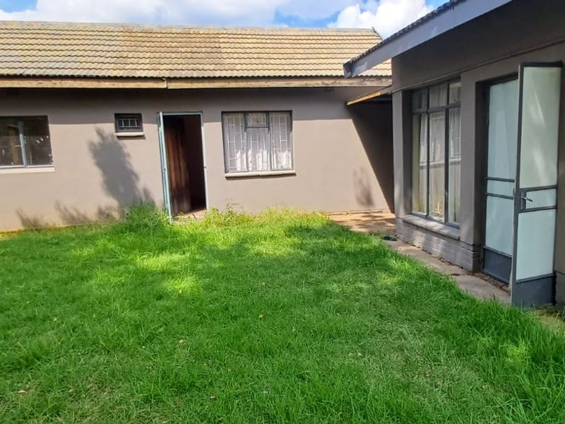 3 Bedroom Home with Huge Potential in Wilkoppies - Photo 5