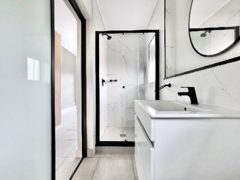 2 Bedroom 2 Bathroom Penthouse - Photo 10