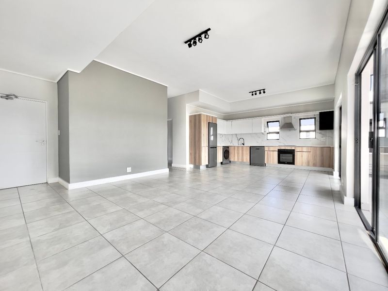 2 Bedroom 2 Bathroom Penthouse - Photo 5