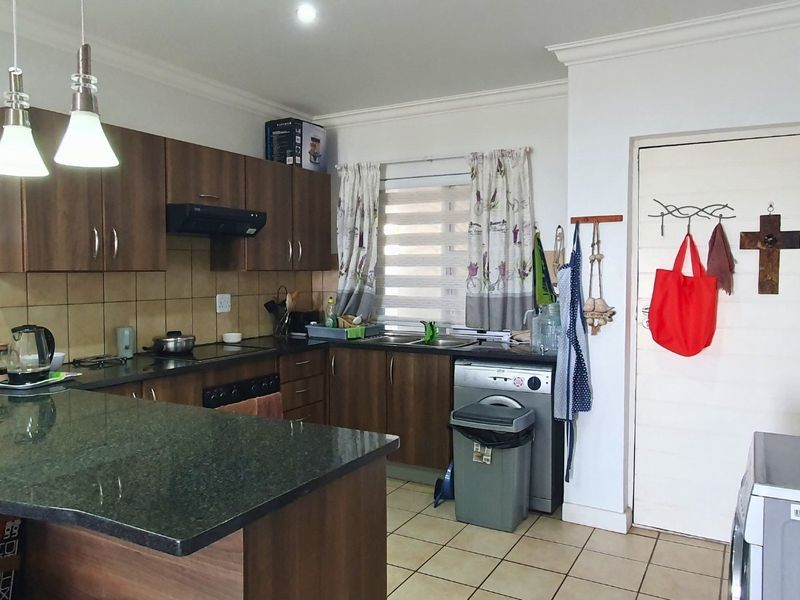 Coastal Comfort and Sea Views in Dana Bay - Photo 3