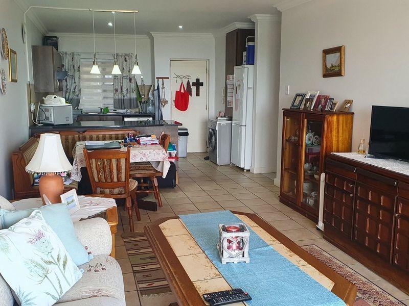 Coastal Comfort and Sea Views in Dana Bay - Photo 7