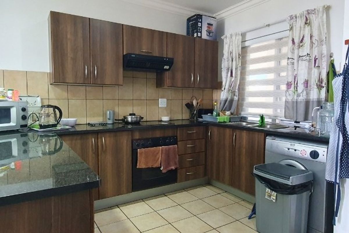 Coastal Comfort and Sea Views in Dana Bay - Photo 2