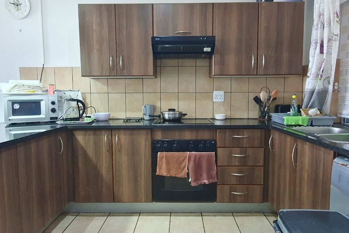 Coastal Comfort and Sea Views in Dana Bay - Photo 5