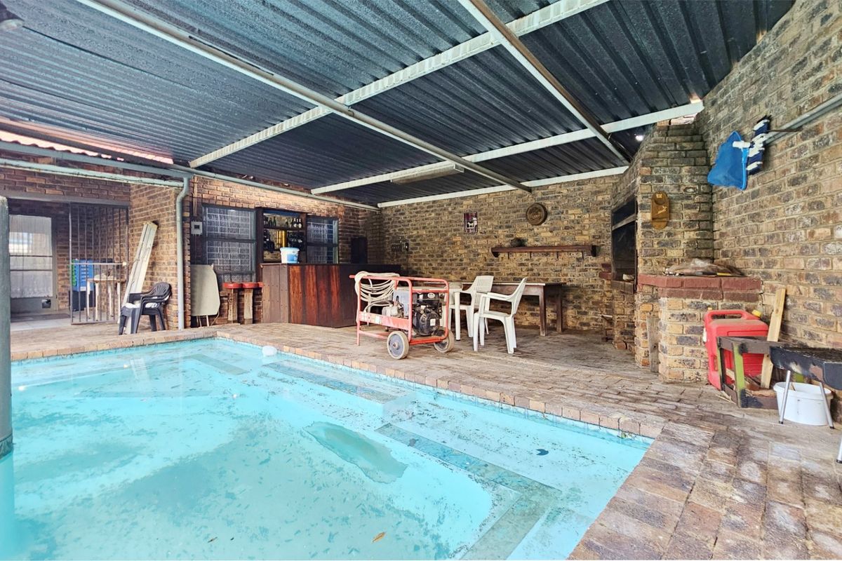 Attractive Facebrick Home in Prime Location. - Photo 4