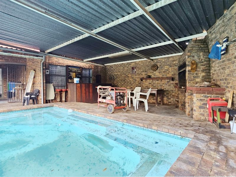 Attractive Facebrick Home in Prime Location. - Photo 4