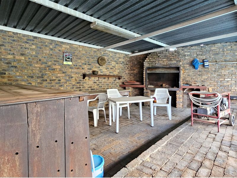 Attractive Facebrick Home in Prime Location. - Photo 6