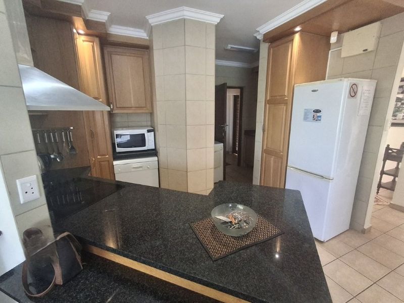 Modern Beachside Apartment, within a Prestigious Complex, Just a 50m Strole from the Southbroom Beach!!!! - Photo 9