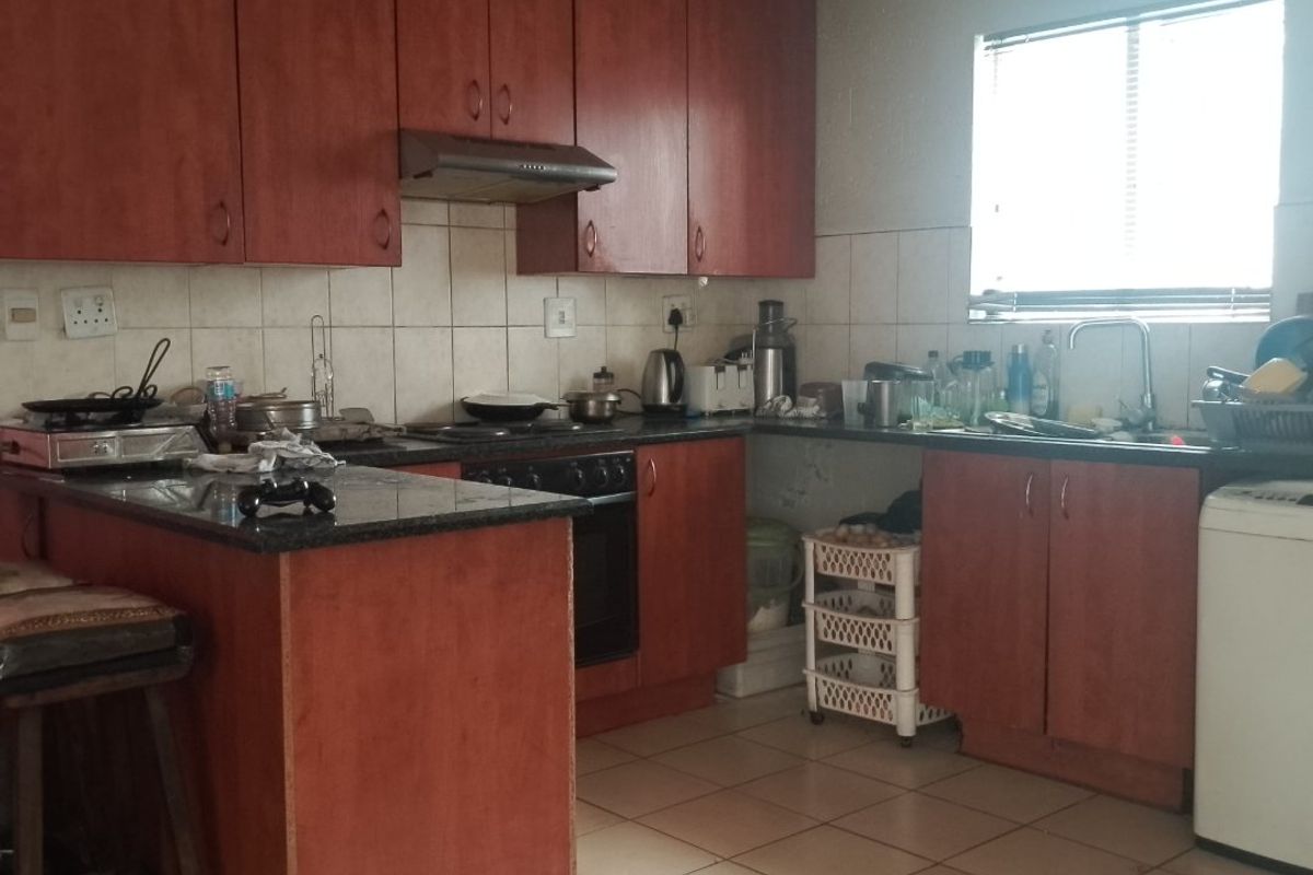 2 bedroom townhouse for Sale in Greenstone Hill - Photo 4