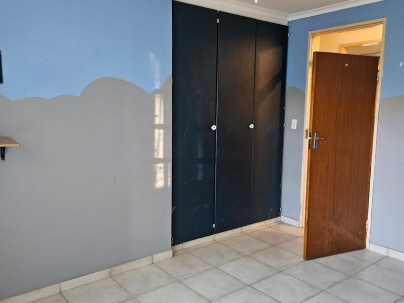 Spacious Family Living with Income Potential in Ben Fleur! - Photo 8