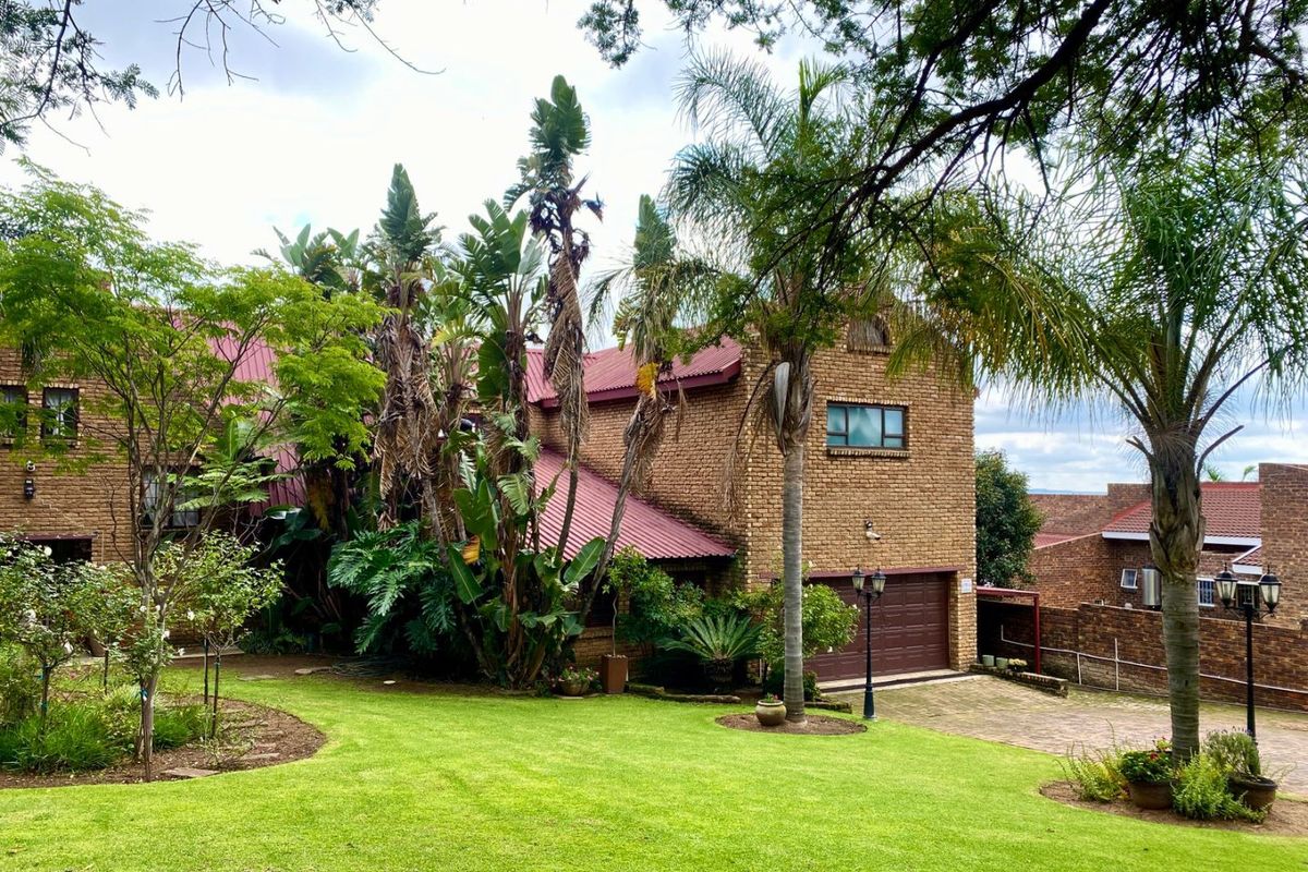 A Warm, Character-Filled French Country Farmhouse with Loft Living - Photo 2