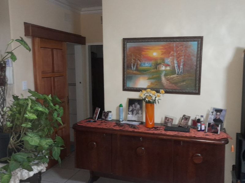 Newly Renovated Apartment – Ground Floor  - Photo 4