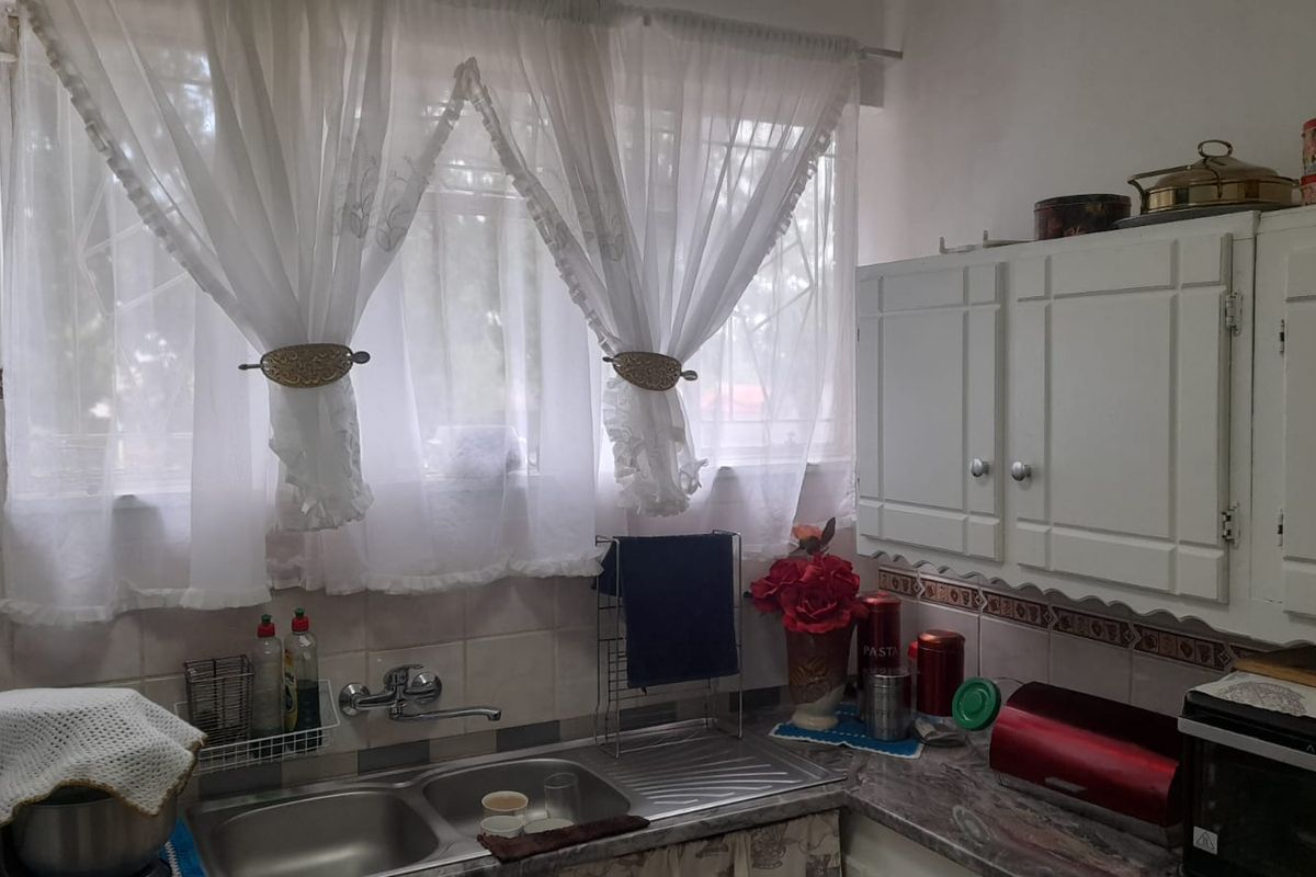 Newly Renovated Apartment – Ground Floor  - Photo 3