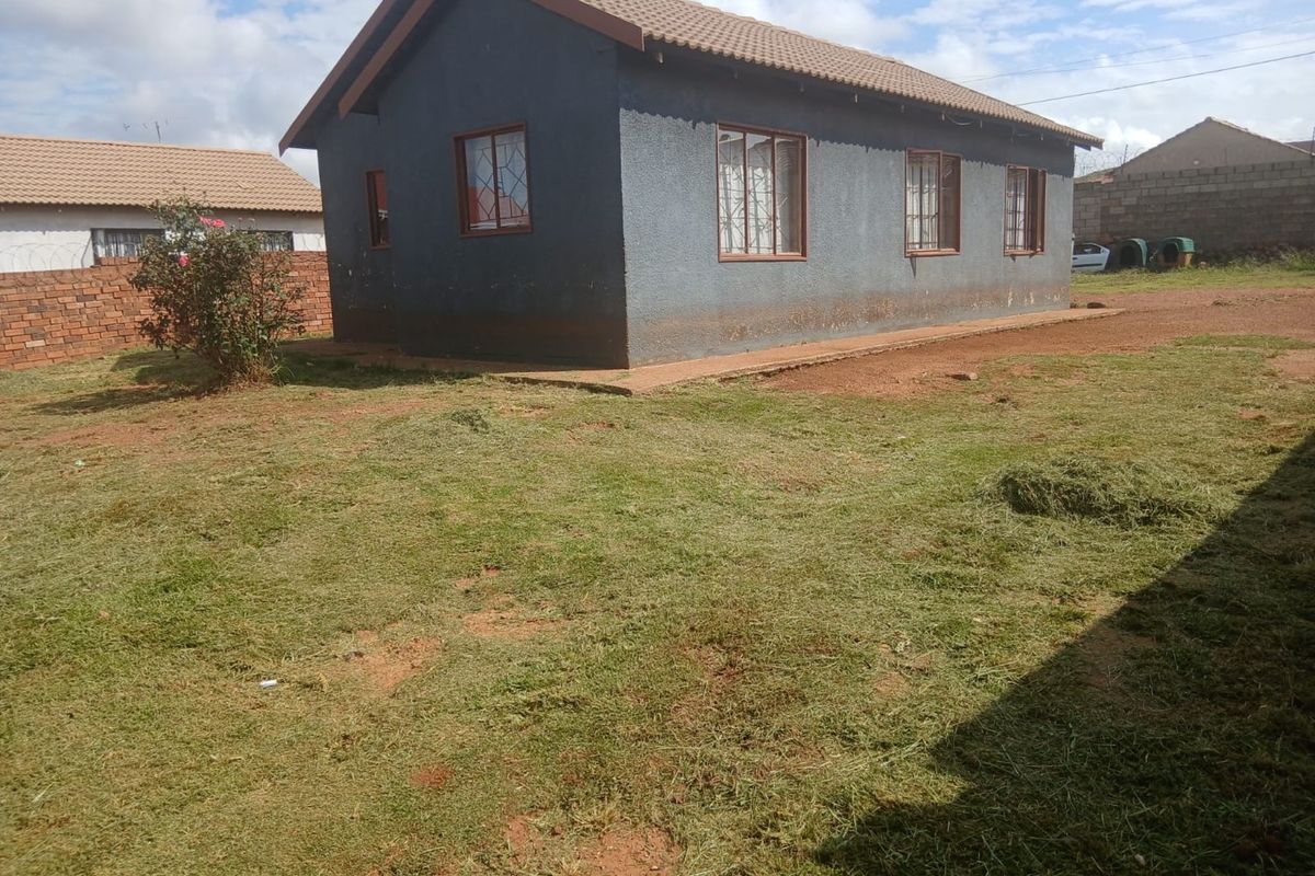 3 Bedroom House For Sale in Lenasia South - Photo 3
