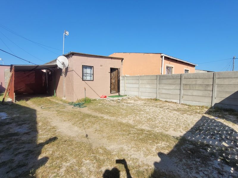 1 Bedroom House in Khayelitsha - Photo 2