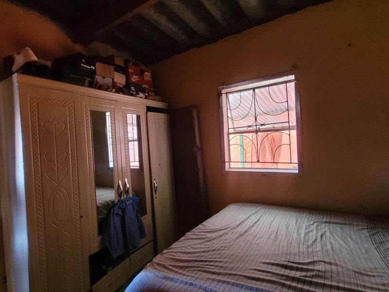 1 Bedroom House in Khayelitsha - Photo 10