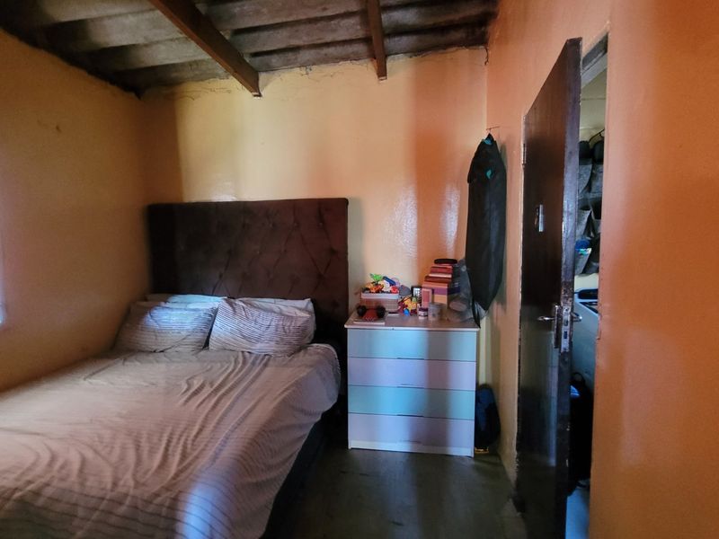 1 Bedroom House in Khayelitsha - Photo 9