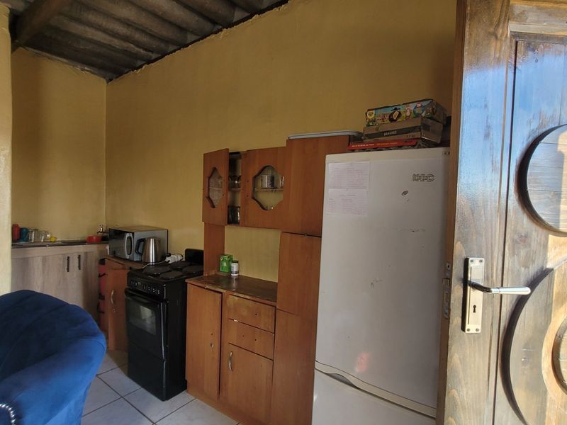 1 Bedroom House in Khayelitsha - Photo 8