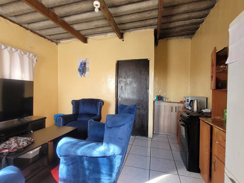 1 Bedroom House in Khayelitsha - Photo 7