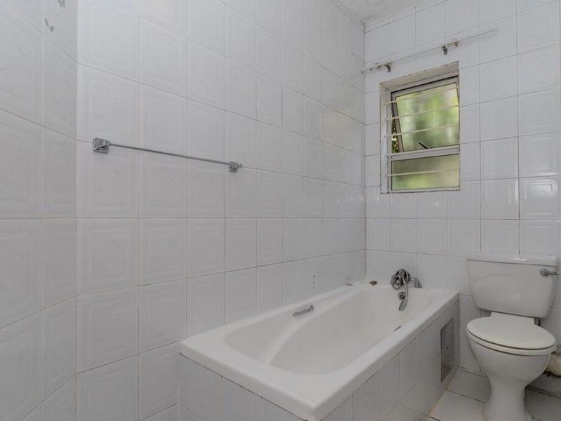 1 Bedroom  Apartment For Sale in Bedfordview - Photo 8