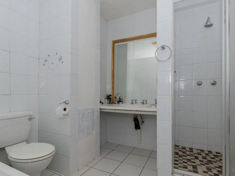 1 Bedroom  Apartment For Sale in Bedfordview - Photo 7