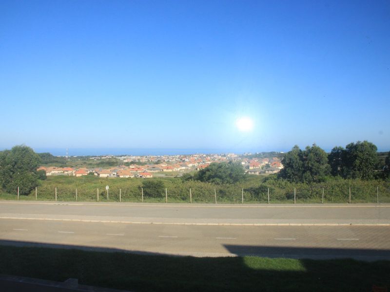 Stunning Top-Floor 2-Bedroom Apartment with Breathtaking Ocean Views in Umlele Heights, Kidds Beach Available to Purchase. - Photo 8