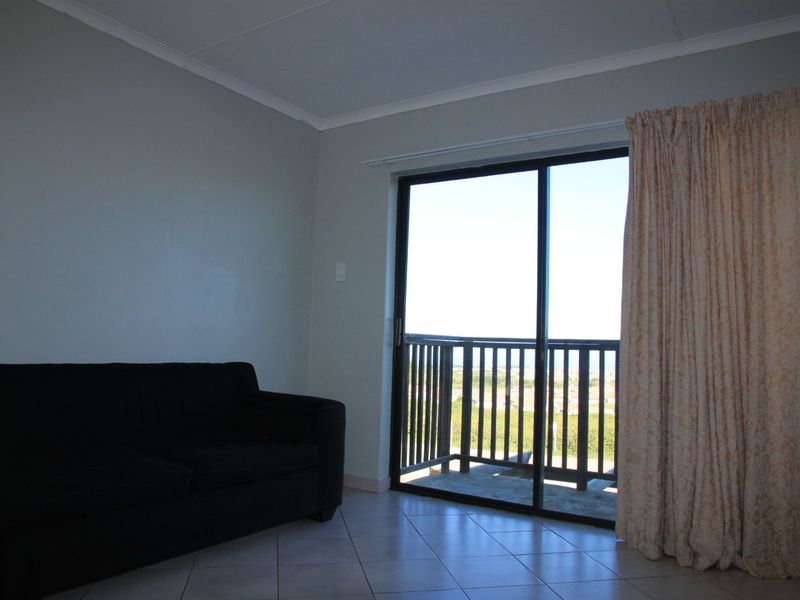 Sea-View City Flat in Kidds Beach - Photo 1