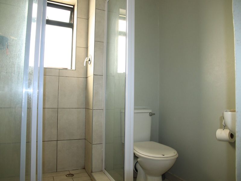 Sea-View City Flat in Kidds Beach - Photo 10
