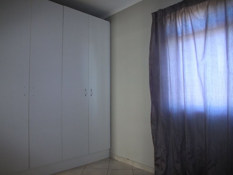 Sea-View City Flat in Kidds Beach - Photo 7