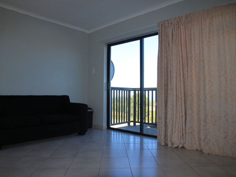 Sea-View City Flat in Kidds Beach - Photo 4