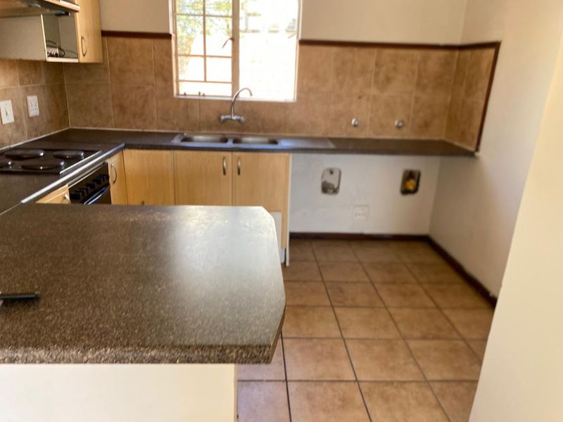 2 BEDRROOMS 1 FULL BATHROOM APARTMENT AVAILABLE FOR SALE IN EQUESTRIA - Photo 4