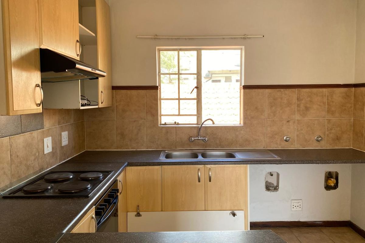 2 BEDRROOMS 1 FULL BATHROOM APARTMENT AVAILABLE FOR SALE IN EQUESTRIA - Photo 3