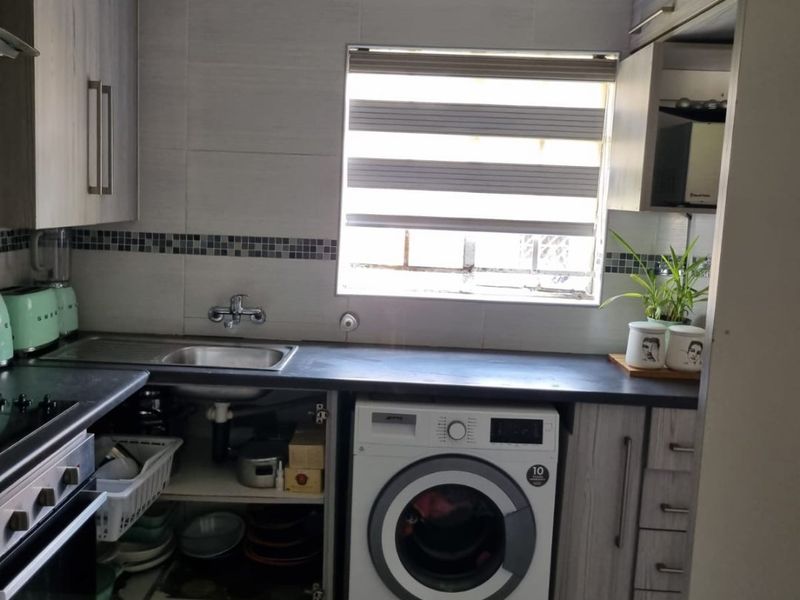 SPACIOUS 2 BEDROOMS 2 BATHROOMS APARMENT FOR SALE IN MORELETA PARK - Photo 7