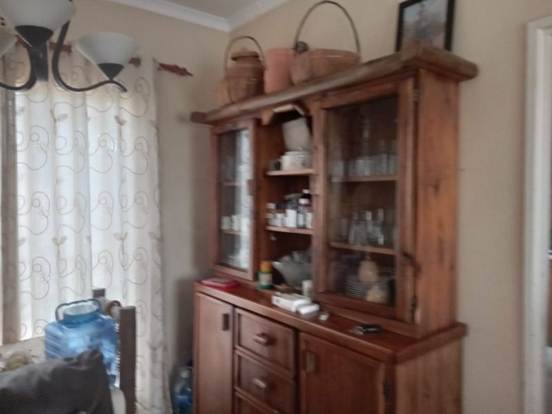 A lovely four bedroom, corner house for sale in Thaba Nchu Selosesha Unit  - Photo 4