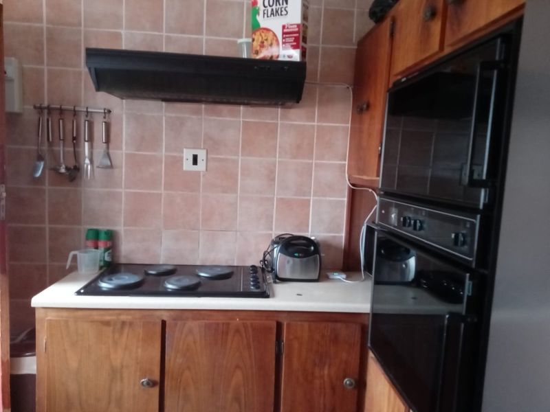 A lovely four bedroom, corner house for sale in Thaba Nchu Selosesha Unit  - Photo 3