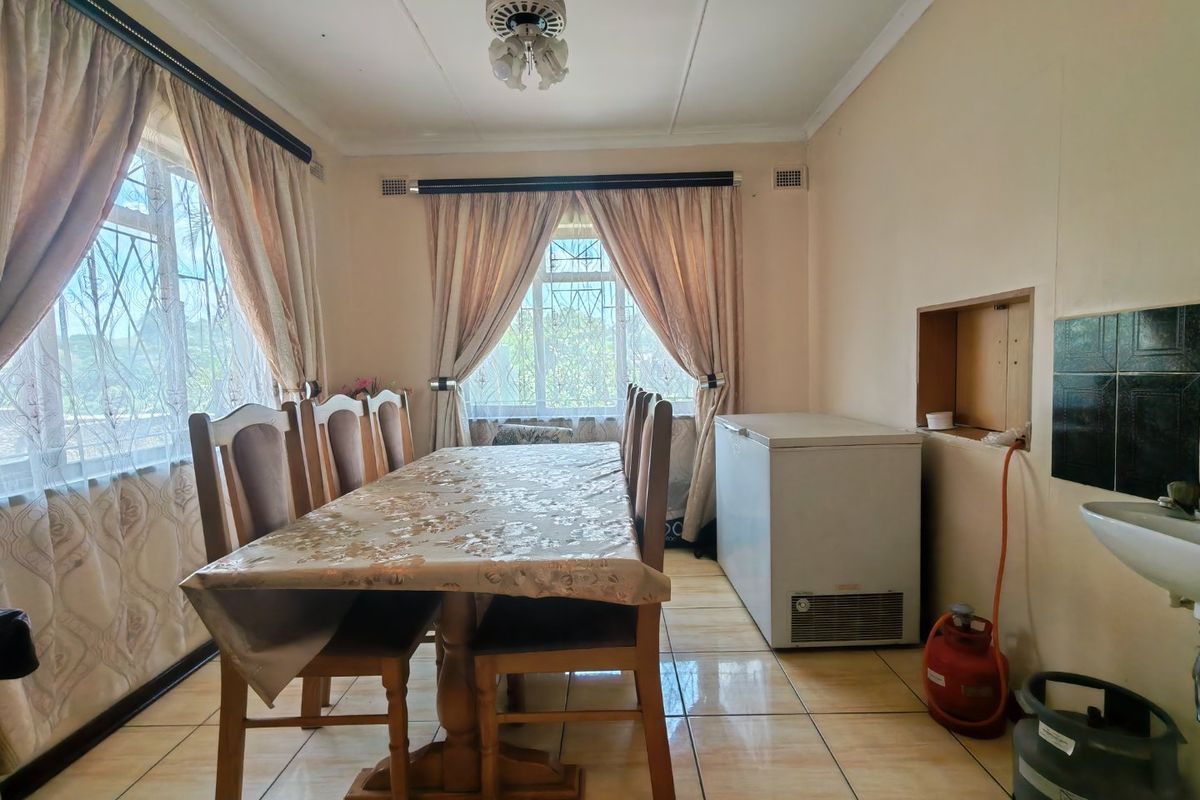 Spacious 3 Bedroom House for Sale in Stanger - Photo 4