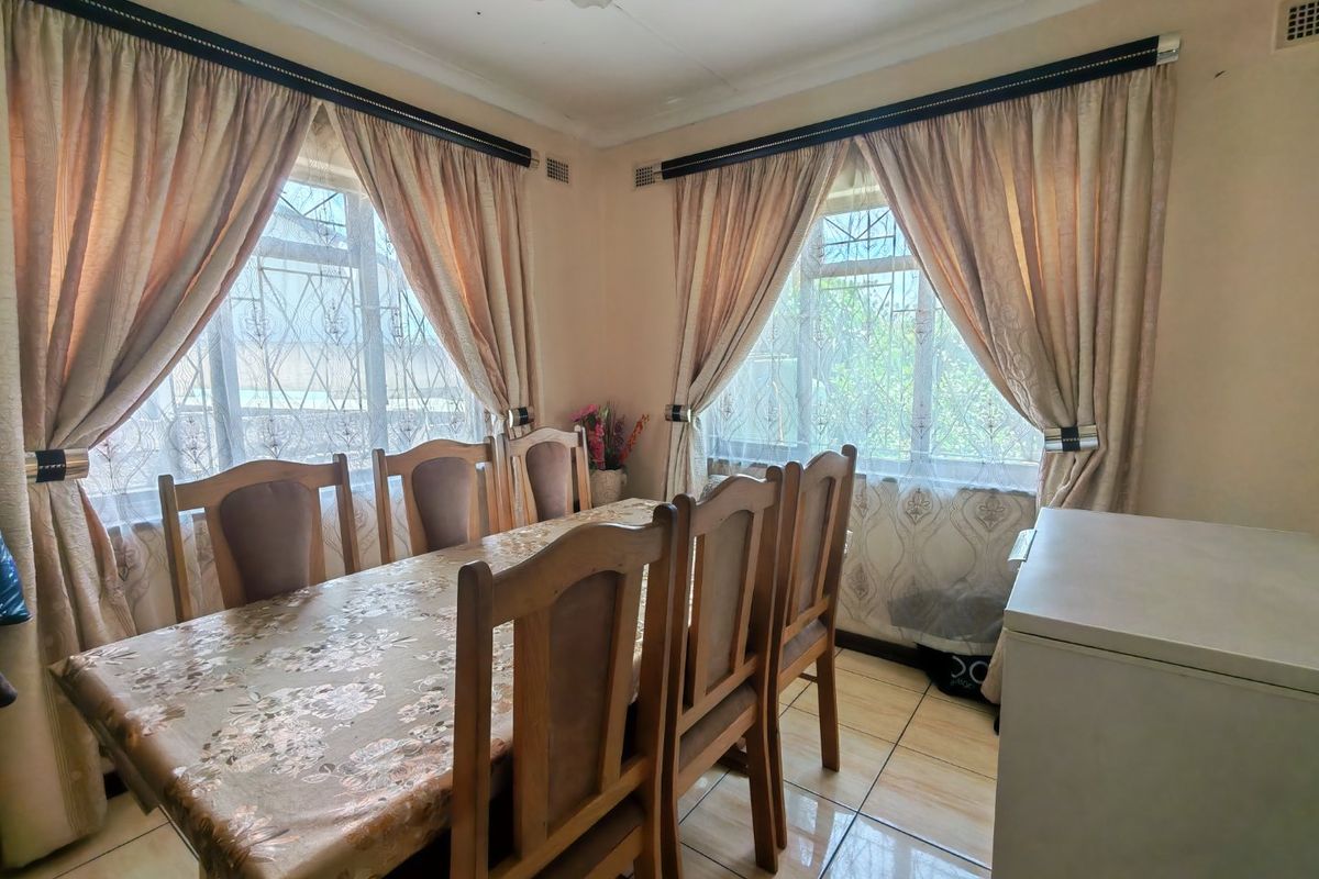 Spacious 3 Bedroom House for Sale in Stanger - Photo 5