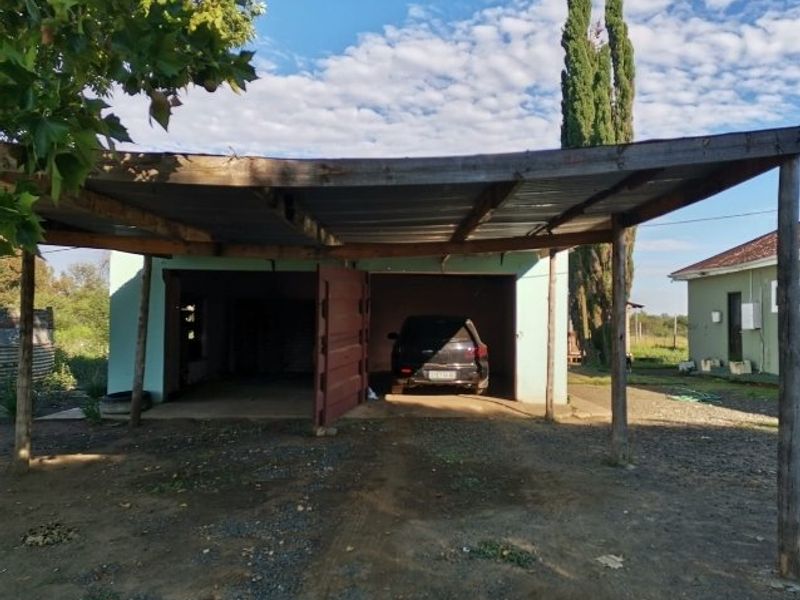 Spacious 4-Bedroom House for Sale  on a A Small holdin ,in Lakeview - Photo 5