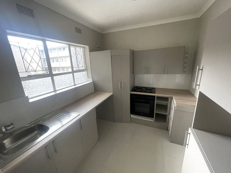 1 Bedroom Apartment in Edenvale Central - Photo 2