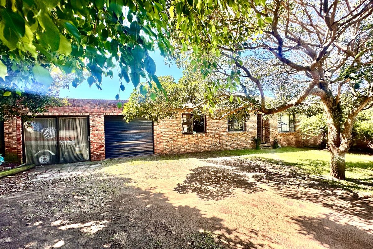 This neat, spacious house close to the beach is for sale - Photo 2