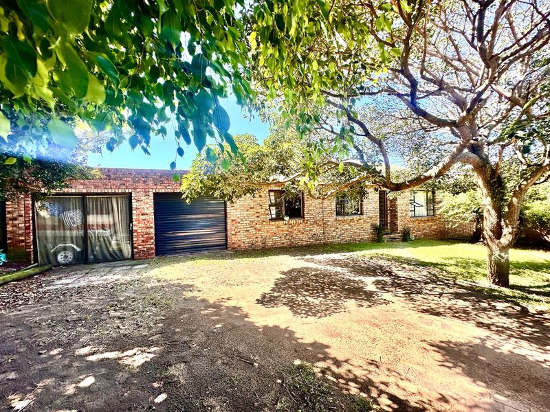 This neat, spacious house close to the beach is for sale - Photo 2