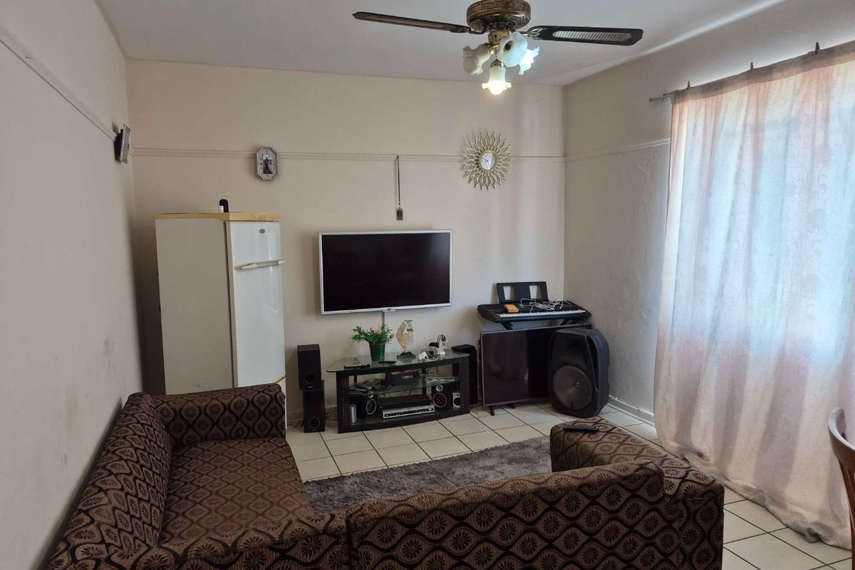 1 bedroom apartment for sale in North End - Photo 4