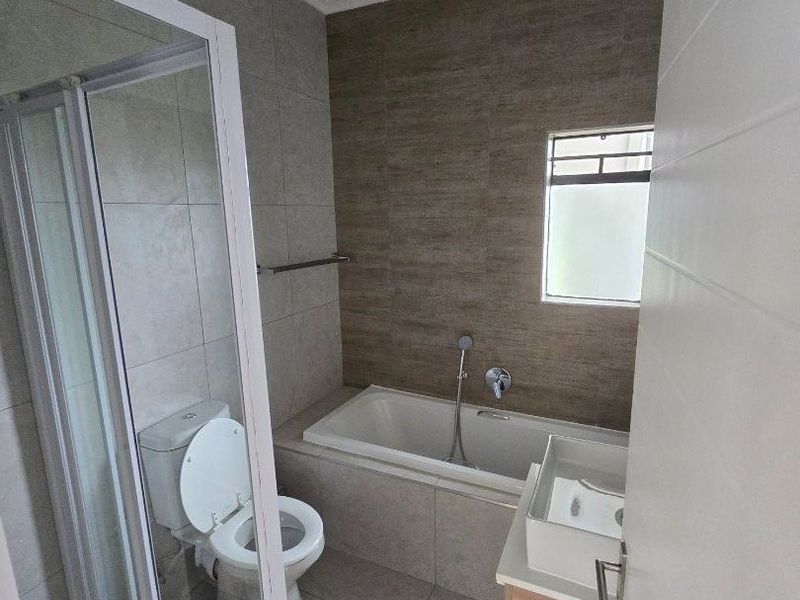 2bed1bath Ground floor with private garden - Photo 4