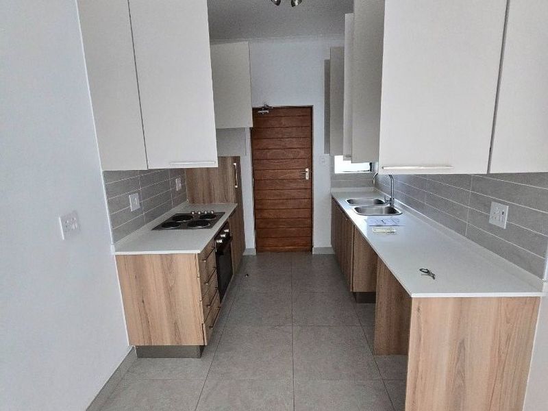 2bed1bath Ground floor with private garden - Photo 3