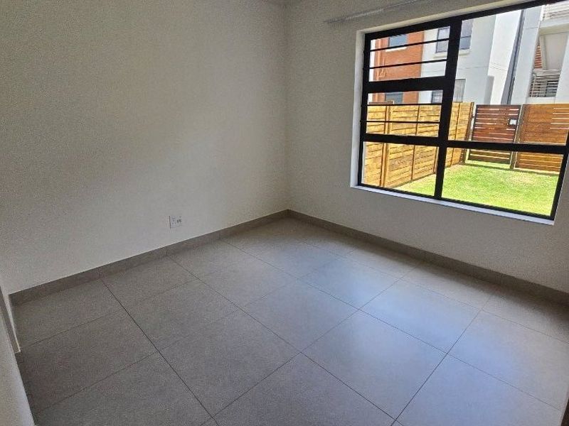 2bed2bath ground floor with garden - Photo 5